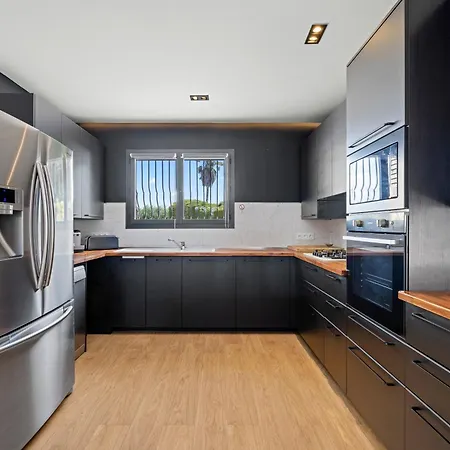 Renting - Bellet - Live A Dream Pool 3 Bedroom Garden Parking